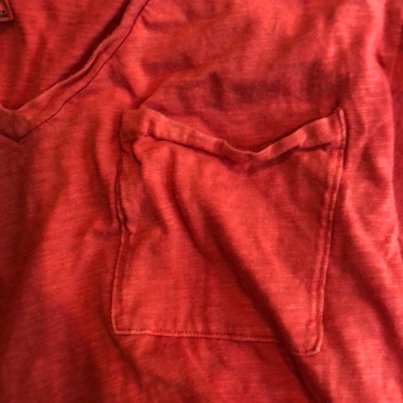 ABERCROMBIE: Cute Red Tee - Picture 3 of 4